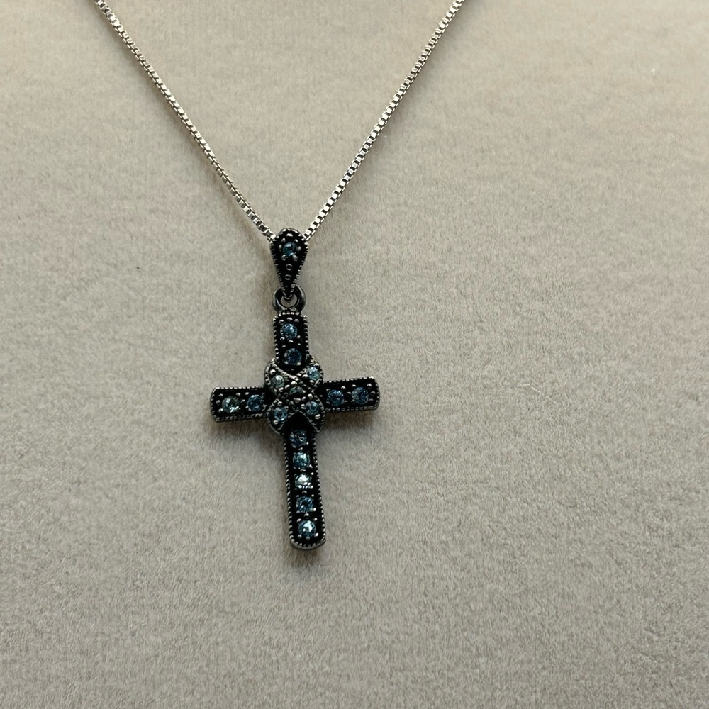 925 Silver Thai Cross Pendant Necklace Black with Blue Crystals Chain PGDA Italy - Picture 7 of 15